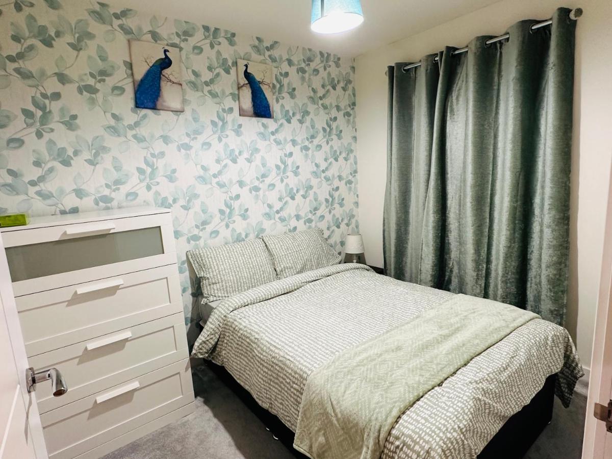 Modern 3 Bed Villa With Free Parking And Garden Close To City Center And Edinburgh Airport Exterior foto