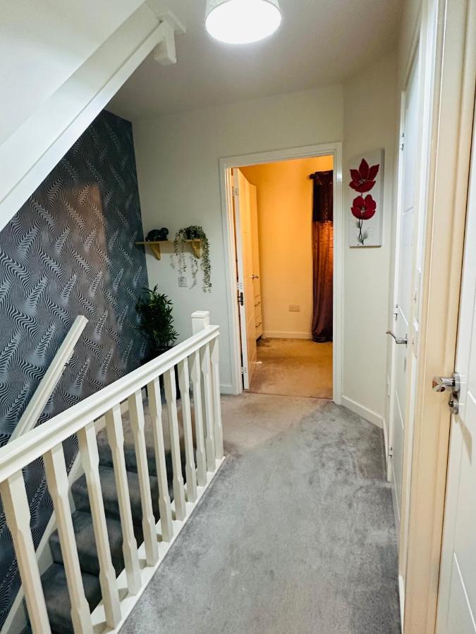 Modern 3 Bed Villa With Free Parking And Garden Close To City Center And Edinburgh Airport Exterior foto
